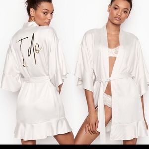 "I do" satin Victoria Secret kimono robe
